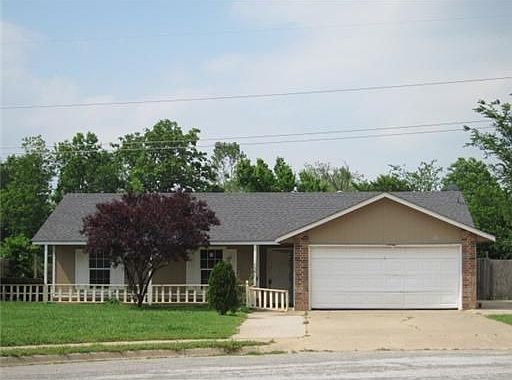 1st image of 711 E Mimosa Pl