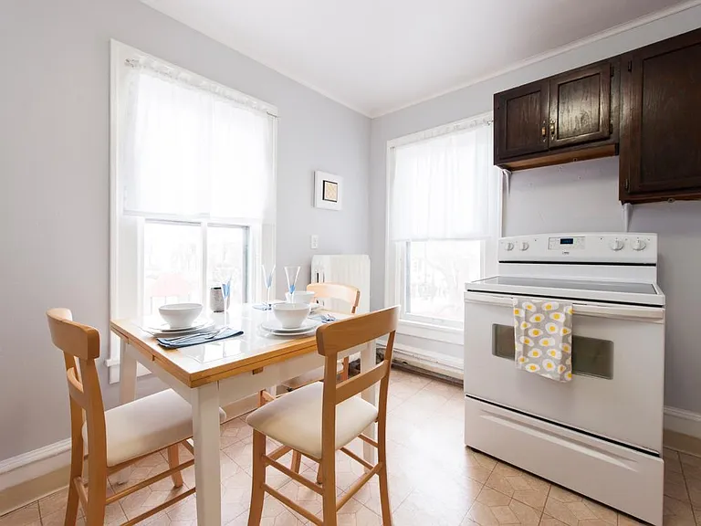 Gorgeous light-filled eat-in kitchen