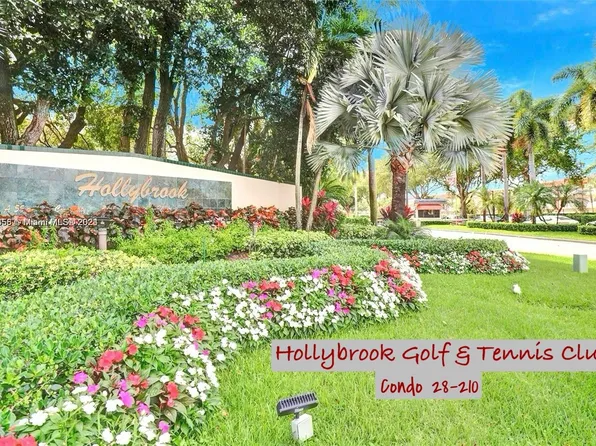 671 S Hollybrook Dr APT 210, Hollywood, FL 33025
