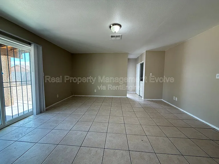 2950 E Mobile Ln — Photo 10