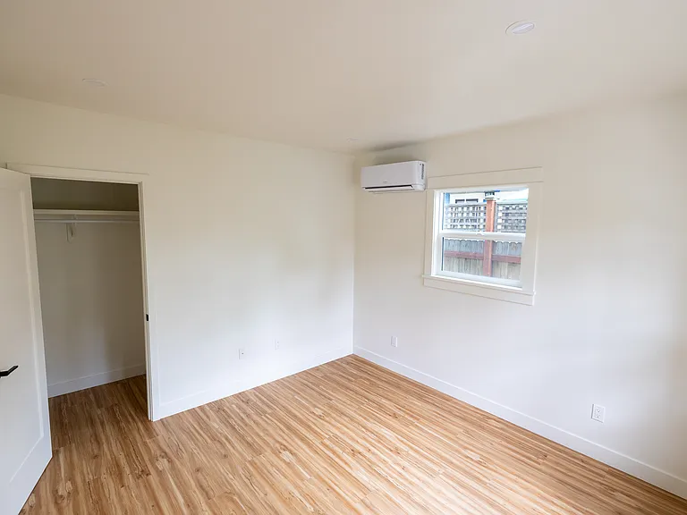 3712 Richmond St — Photo 12