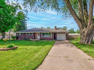 1520 Devonshire Rd, Jackson, MI 49203