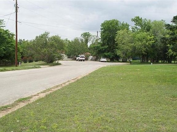 3rd image of 150 Creek View Dr