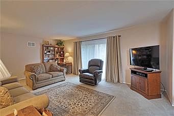 5th image of 387 Carver Dr