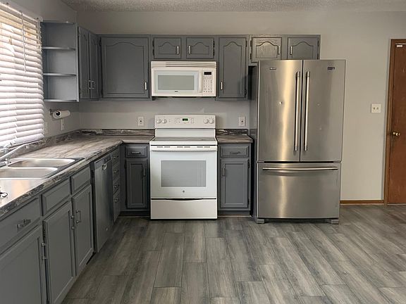 5th image of 10425 Liberty Trail Dr E