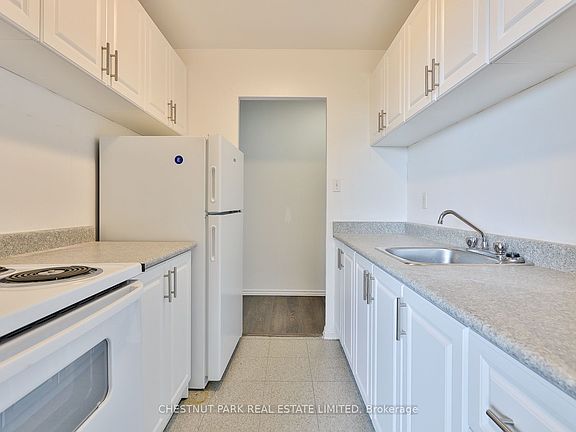 5th image of 900 Glen St #512