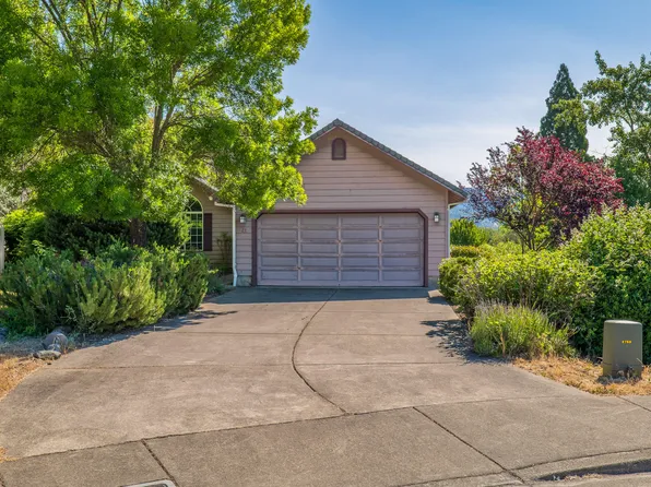 23 SW Leonard St, Grants Pass, OR 97526
