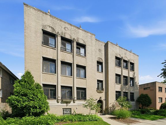 3rd image of 6211 N Mozart St Unit 2N