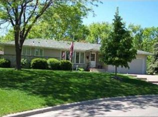 7113 Palmer Lake Cir, Brooklyn Center, MN 55429
