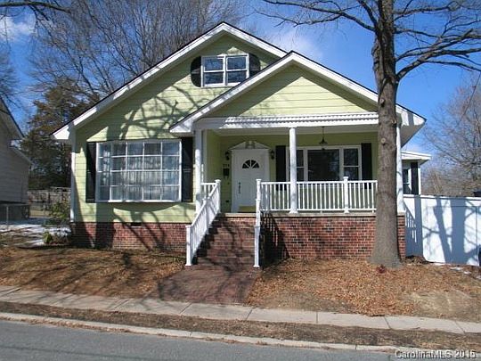 1st image of 906 W Main Ave