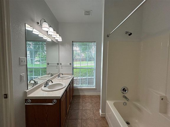 3rd image of 921 Cedar Ridge Dr #919