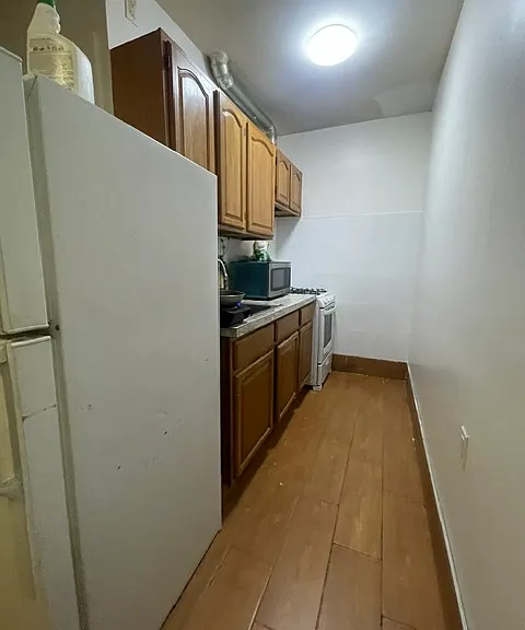 719 E 5th St #1 — Photo 2