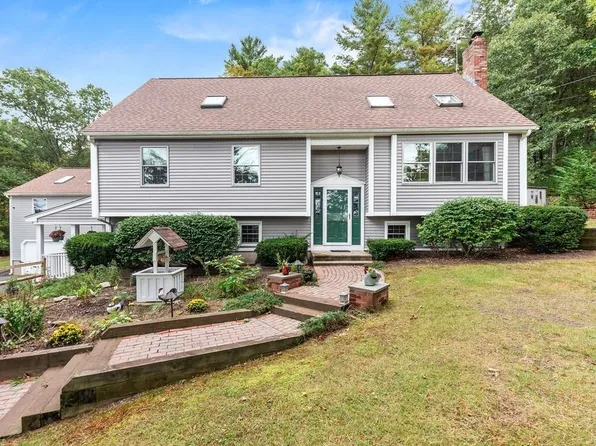 525 Thurston St, Wrentham, MA 02093