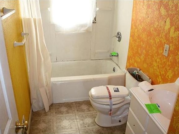 3rd image of 450 Dulaney Ave