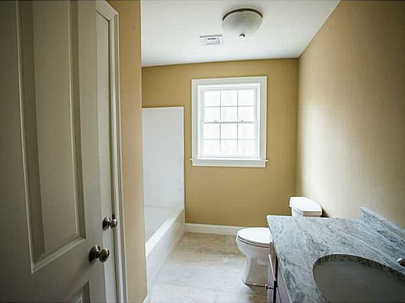 4th image of 14 A Lladnar Dr