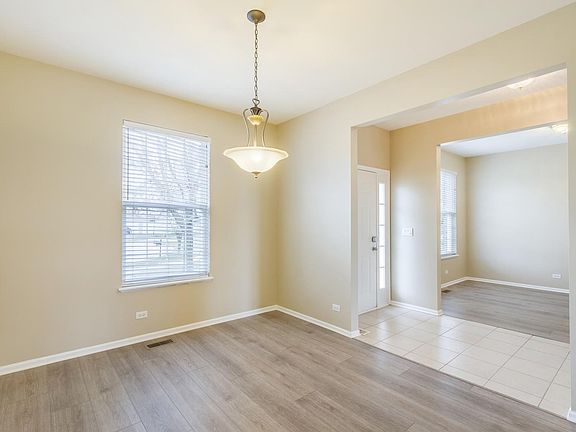 5th image of 199 Loveland Ct