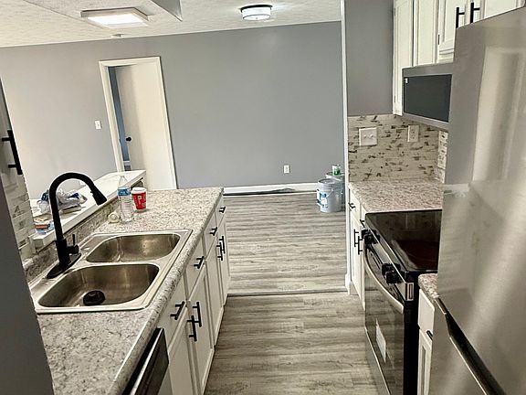 3rd image of 60 Mallard Glen Dr APT 4
