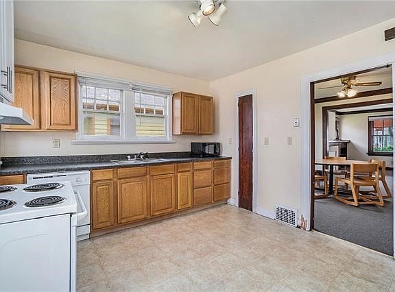 5th image of 5118 Forest Ave