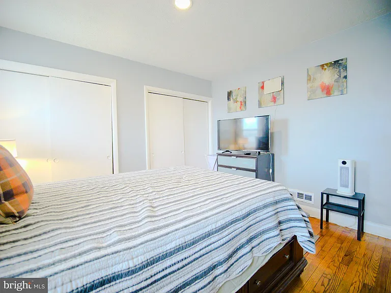 4011 Balfern Ave — Photo 12