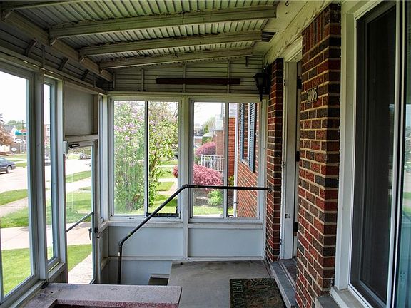4th image of 3805 Lincoln Ave