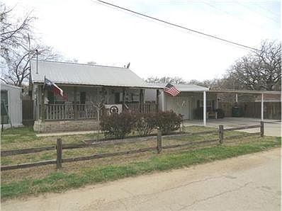 2nd image of 213 Yoakum St