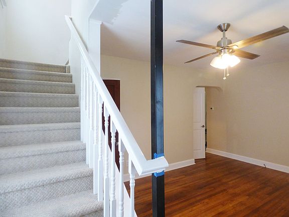 5th image of 1054 Meadow Ln