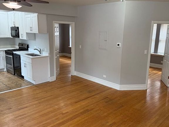3rd image of 6442 N Hamilton Ave #44