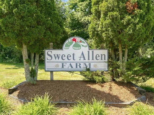 275 Sweet Allen Farm Rd, South Kingstown, RI 02879