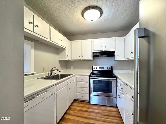 5th image of 500 Umstead Dr APT A304