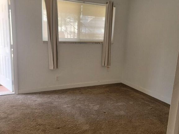 5th image of 2909 Middle River Drive #103