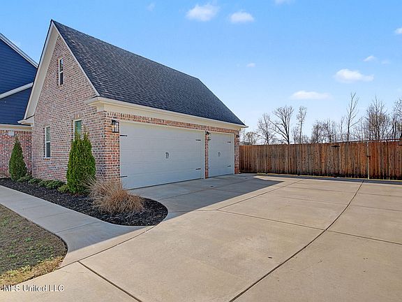 5th image of 2711 Turkey Creek Dr