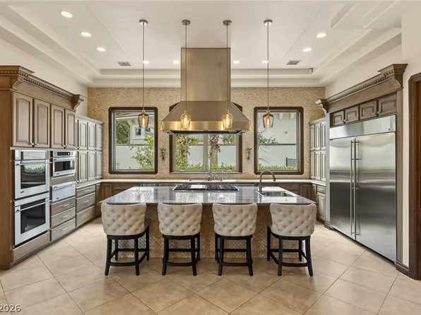 9325 Canyon Classic Dr, Las Vegas, NV 89144