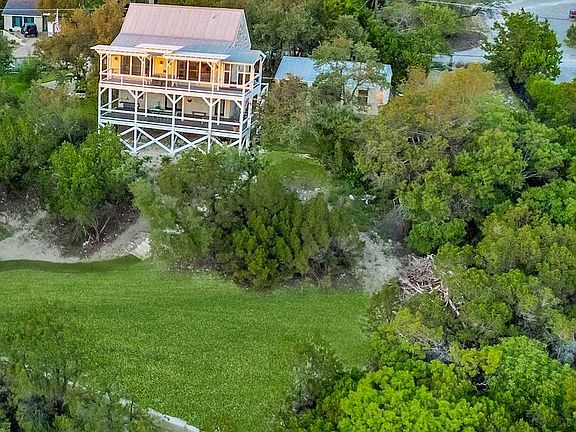 3rd image of 8132 Breeze Way