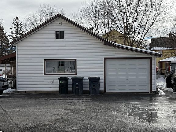 4th image of 3012 N Main St