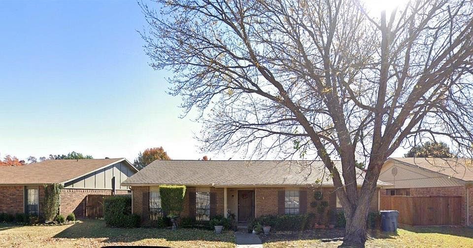 1st image of 463 Woodhurst Dr