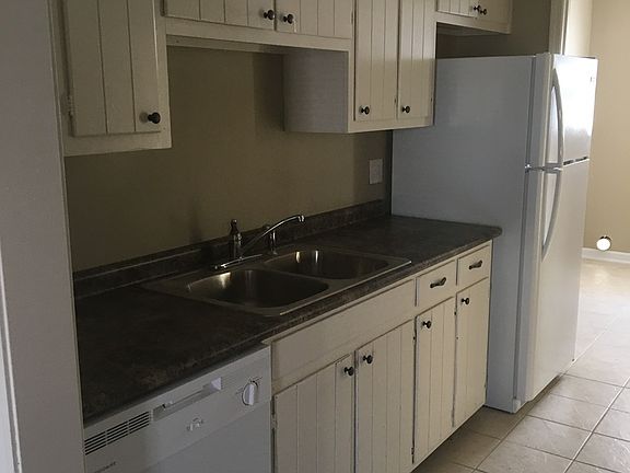 5th image of 2147 Sherwood Meadow Dr APT C