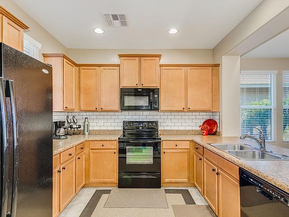 2nd image of 20679 W Hamilton St