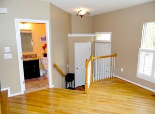 1460 Park Garden Ln, Reston, VA 20194