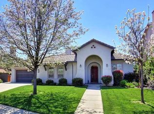 703 Rolling Green Dr, West Sacramento, CA