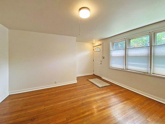 5th image of 1310 W Argyle St #1