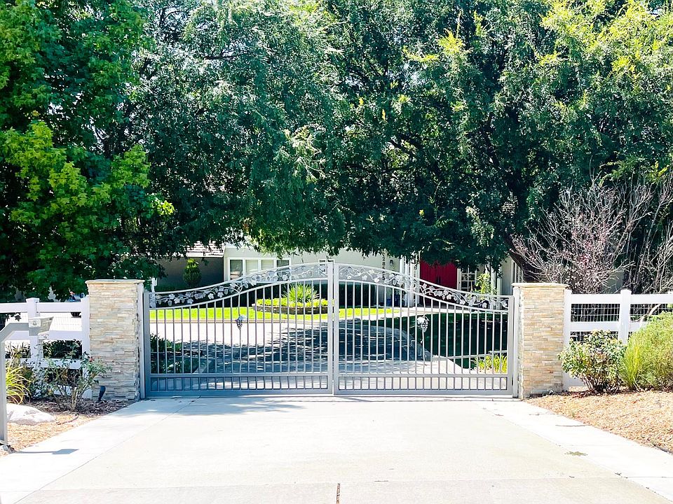 1st image of 28565 E Vallejo Ave