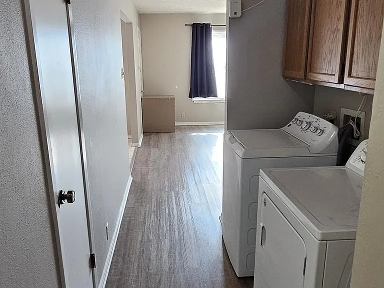 215 Fireside Village Dr — Photo 11