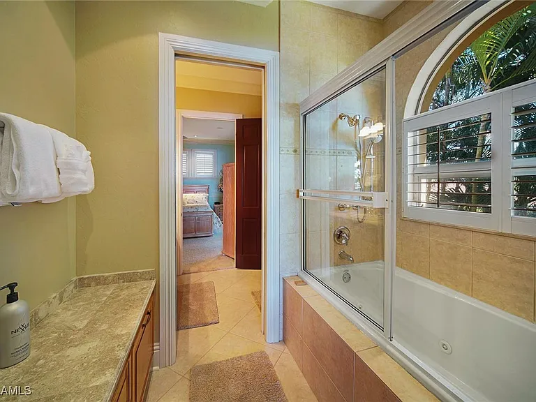 232 Bayshore Dr — Photo 18