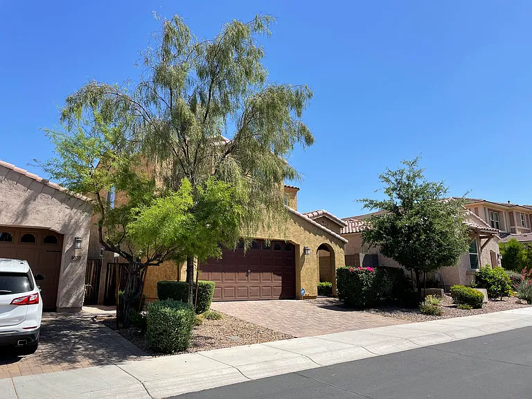 4624 E Vista Bonita Dr — Photo 2