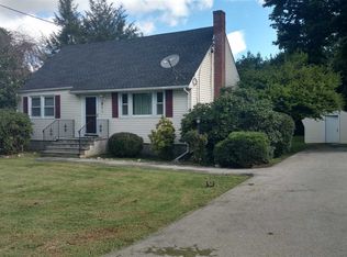 5 Wood Pl, Fishkill, NY 12524