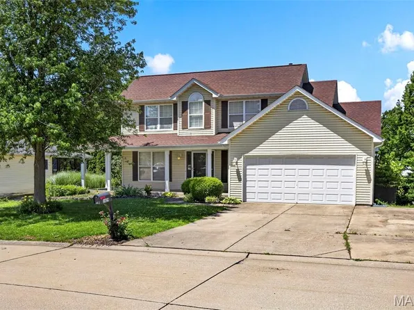 1429 Granite Ridge Dr, Saint Charles, MO 63303