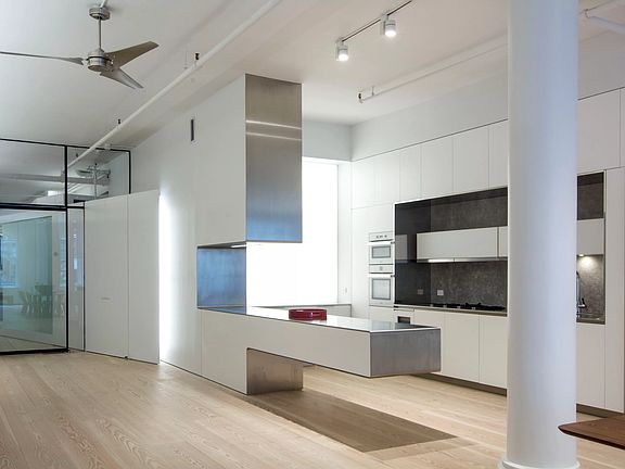 4th image of 7 E 17th St APT 3