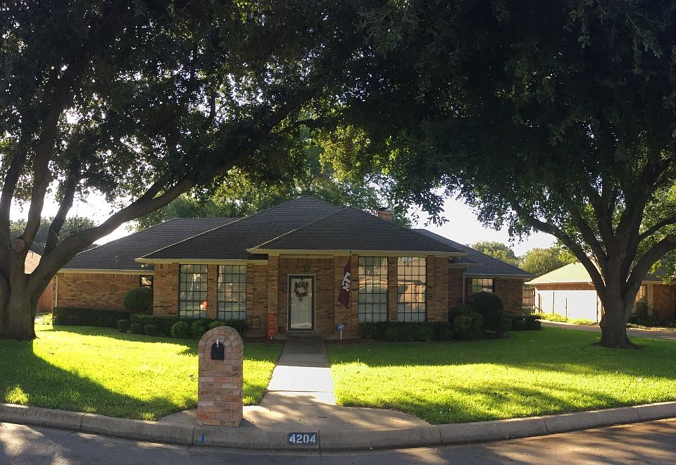 1st image of 4204 Lake Breeze Dr