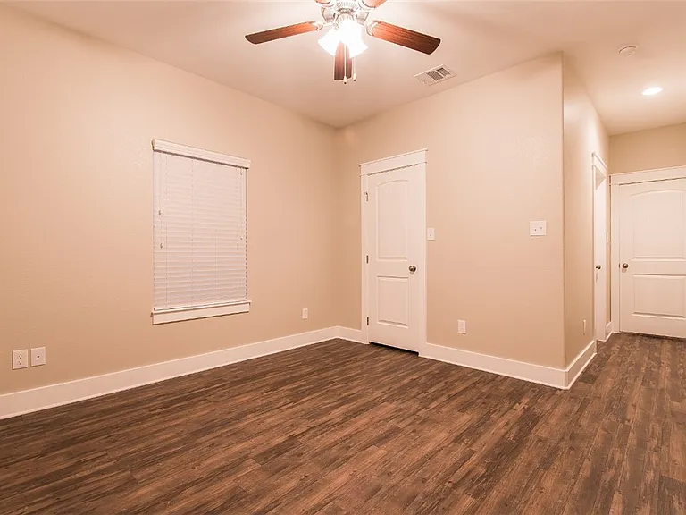216 Howdy Ct — Photo 23