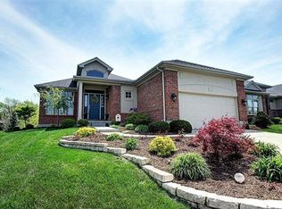 828 Eagle Run Dr, Dayton, OH 45458